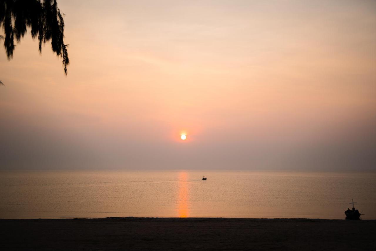 Lullaby The Sea Hua Hin Hotel Cha-Am Bagian luar foto